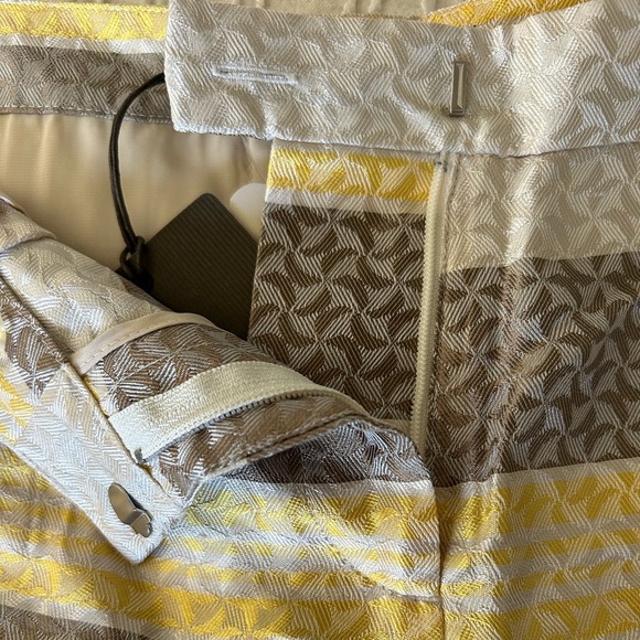 NWT Tommy Bahama Women's Shorts 100% Silk Size 10 - Picture 6 of 6